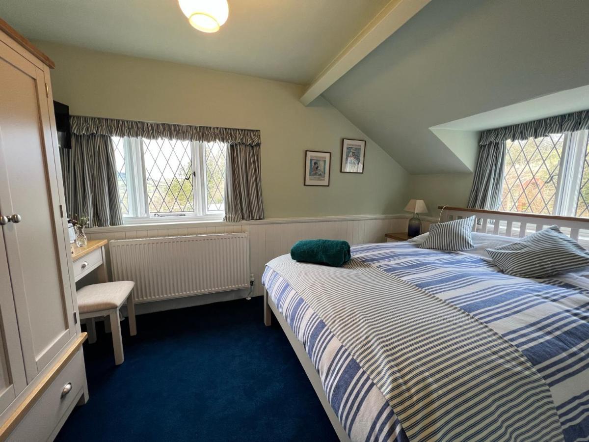 Pentre Cerrig Country House Llanferres ภายนอก รูปภาพ
