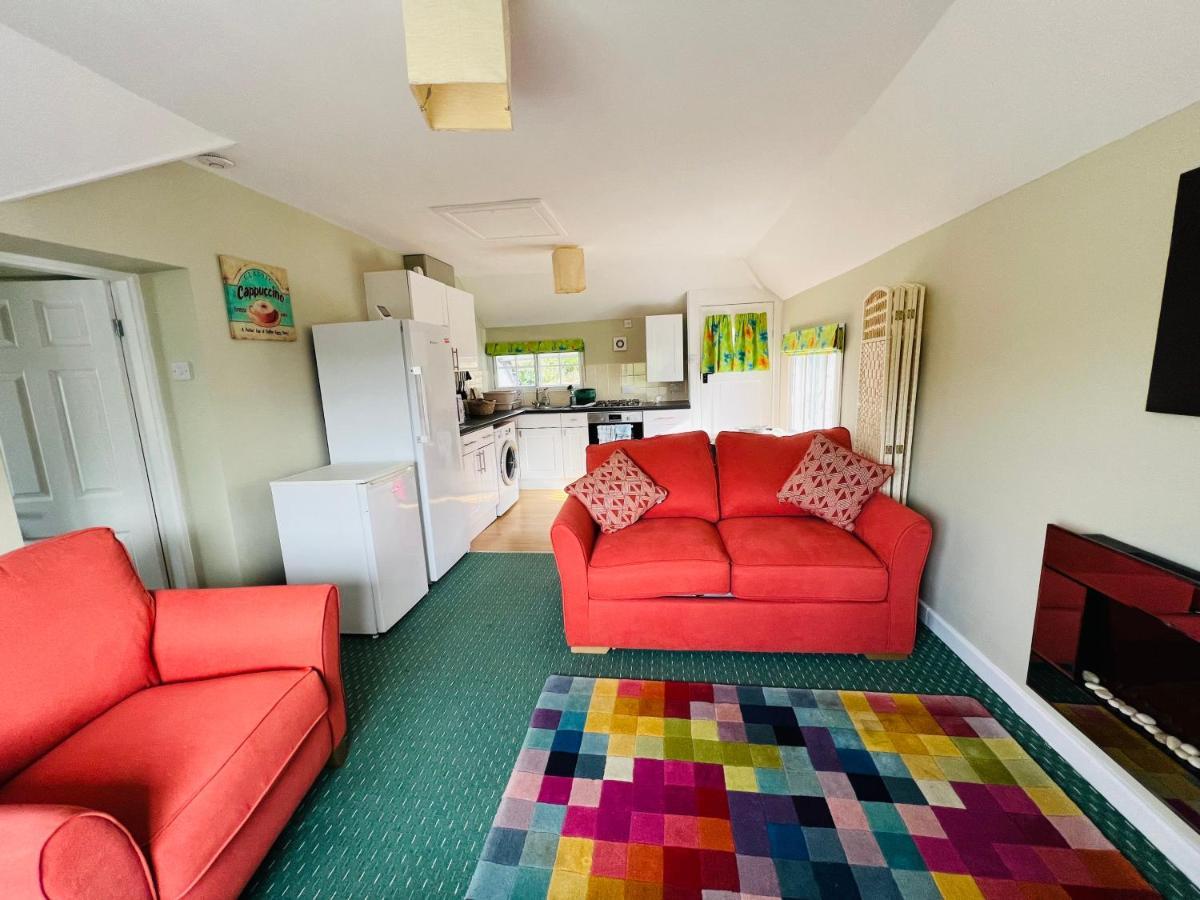 Pentre Cerrig Country House Llanferres ภายนอก รูปภาพ