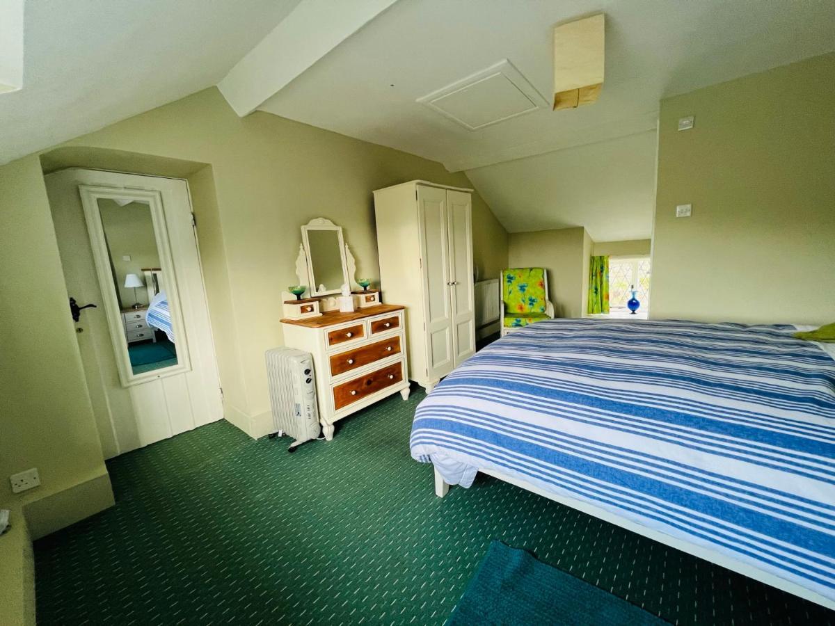 Pentre Cerrig Country House Llanferres ภายนอก รูปภาพ
