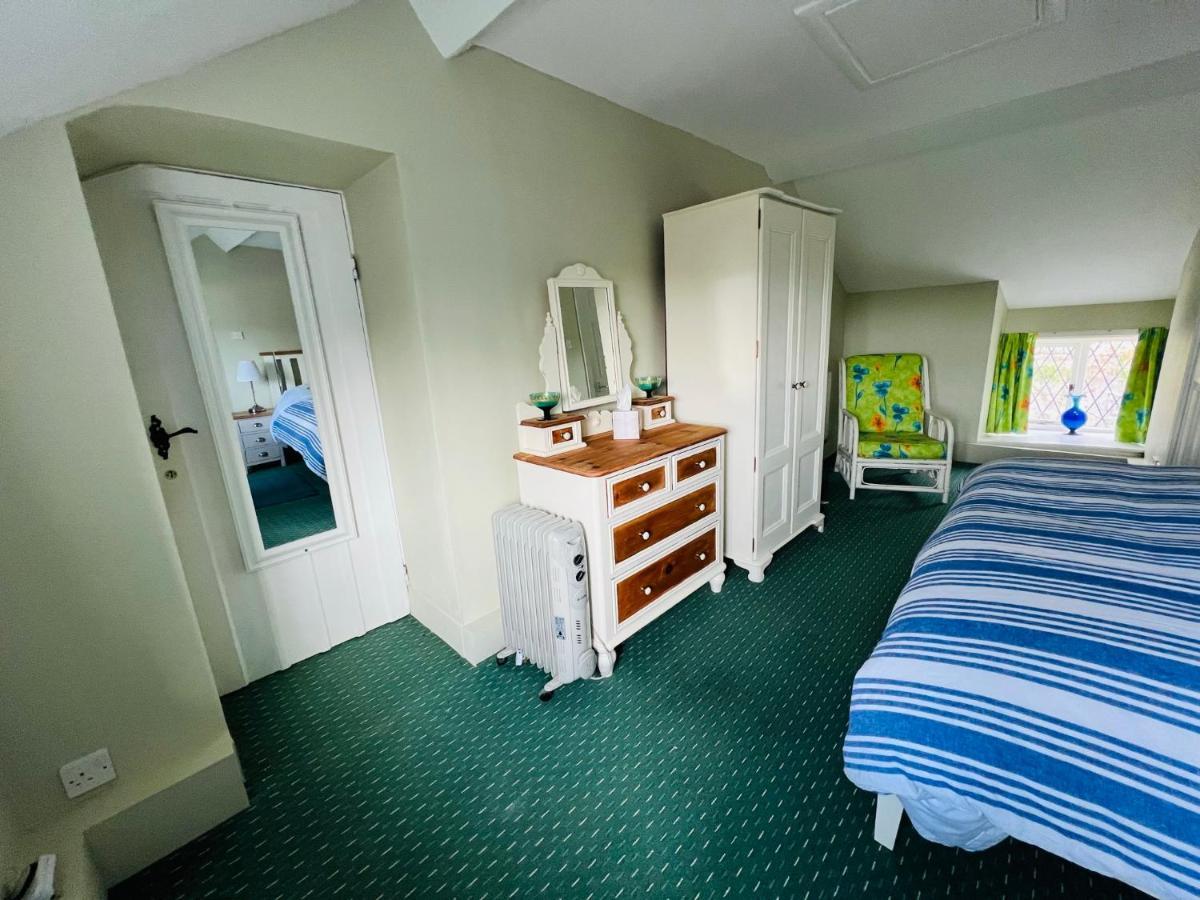 Pentre Cerrig Country House Llanferres ภายนอก รูปภาพ