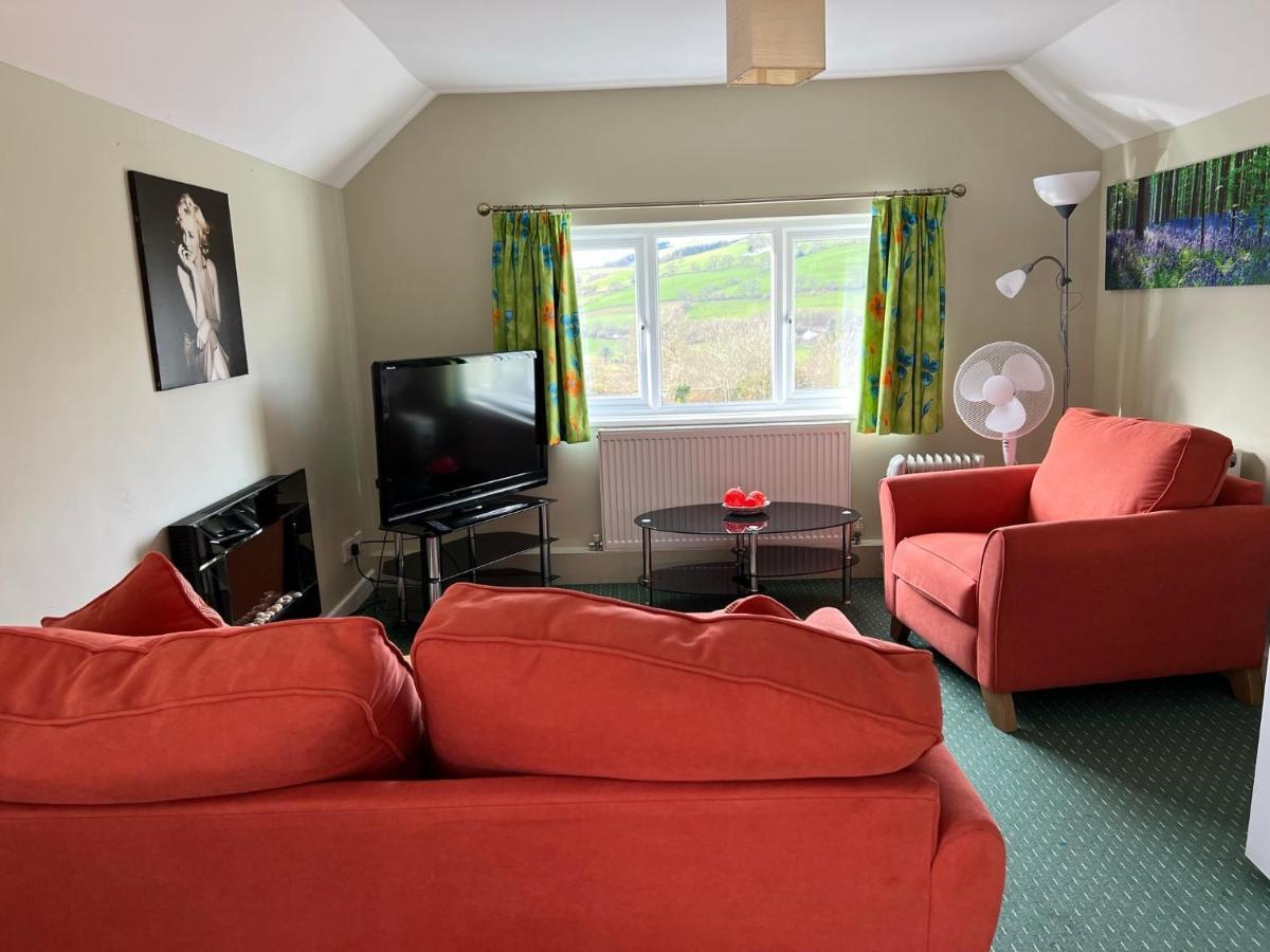 Pentre Cerrig Country House Llanferres ภายนอก รูปภาพ