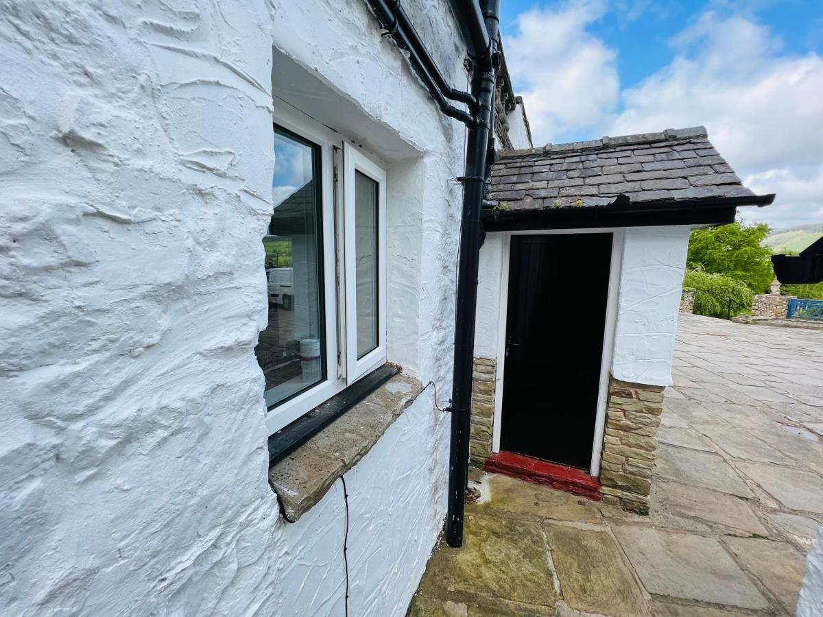 Pentre Cerrig Country House Llanferres ภายนอก รูปภาพ